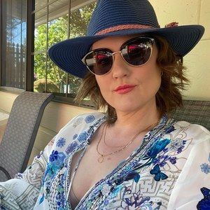 Meet your Posher, Lea